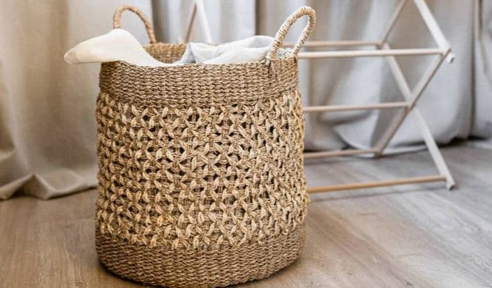 تصویر 4 از سبد لباس حصیری مناسب استفاده روزمره در خانه